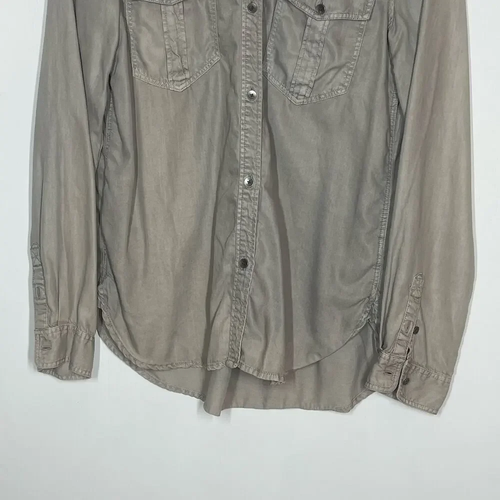 American Eagle Button Down Shirt Women's Size Medium Taupe Boyfriend Fit Washed - Picture 4 of 6